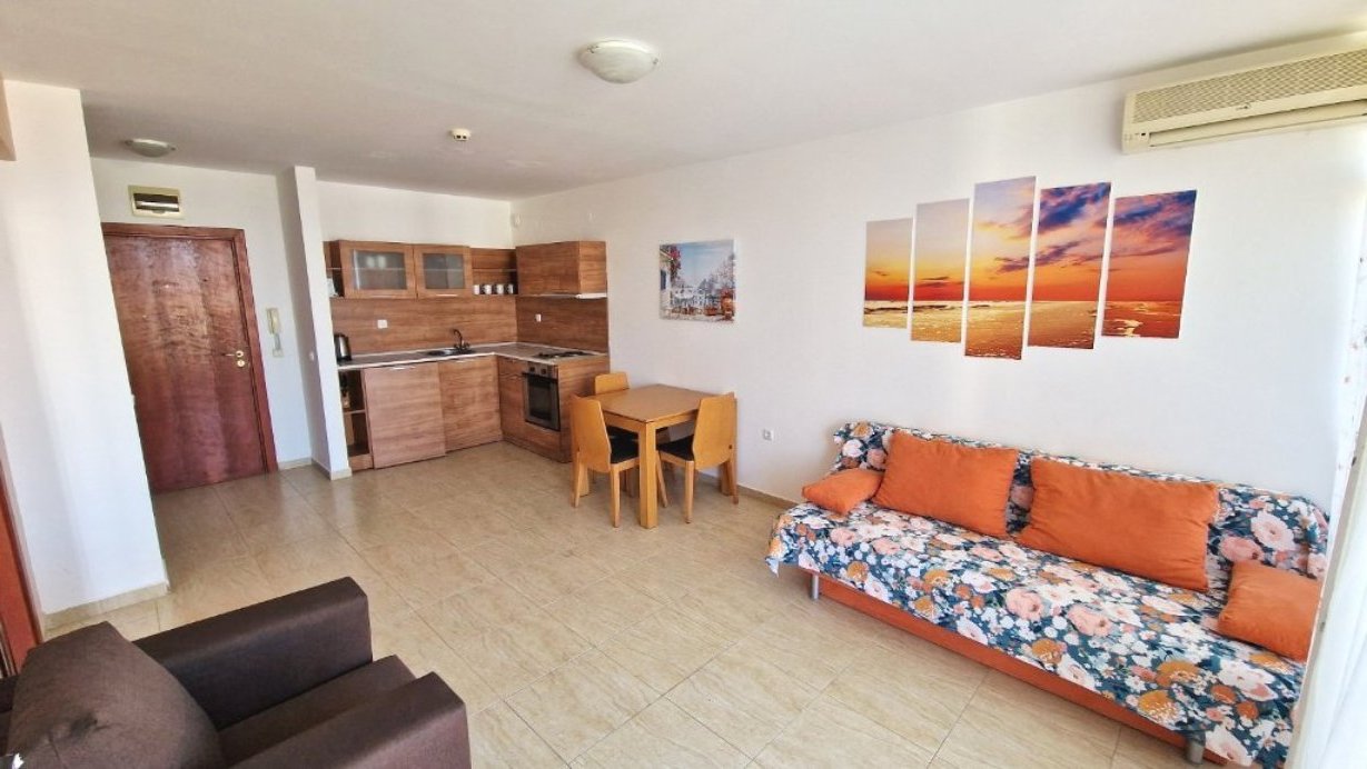 купить двухкомнатную квартиру в болгарии у моря