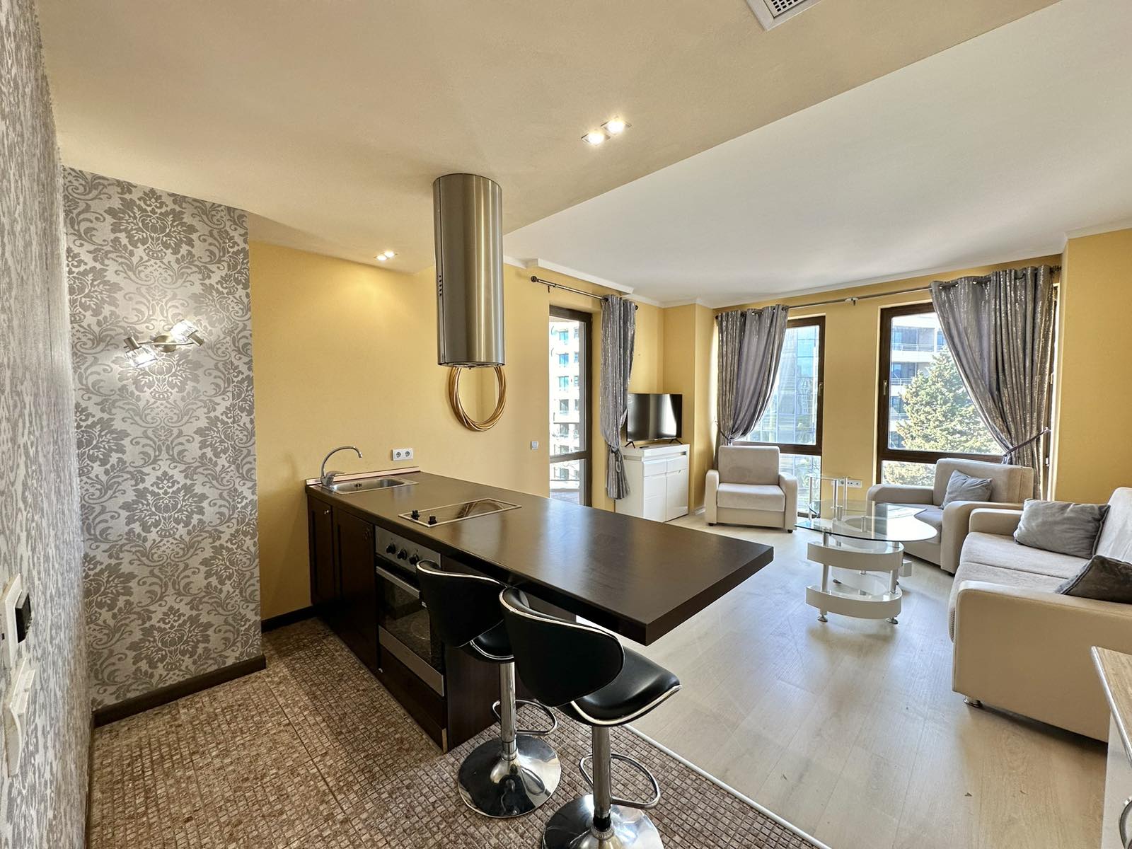 купить трёхкомнатную квартиру в болгарии у моря